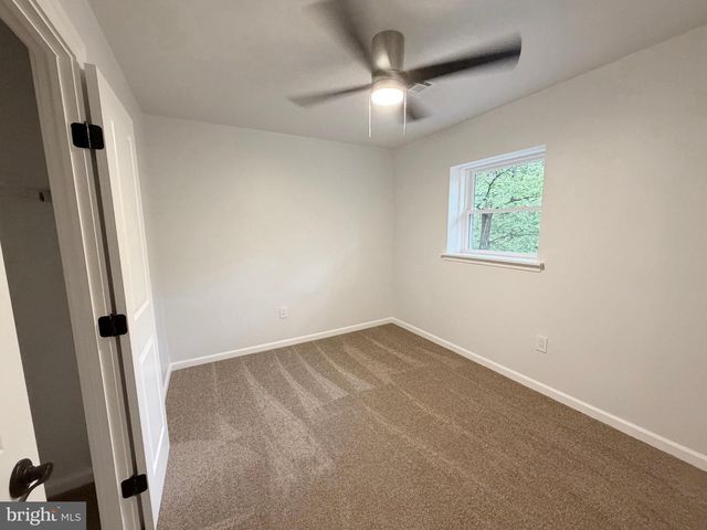 318 MARIENSTEIN RD, Ottsville, PA 18942
