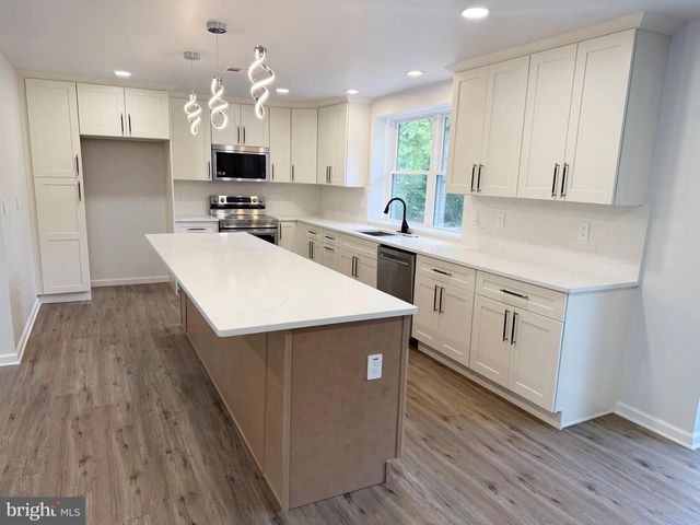 318 MARIENSTEIN RD, Ottsville, PA 18942