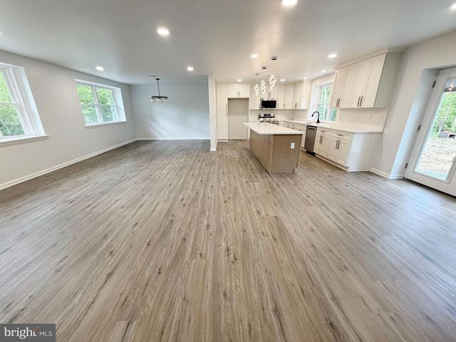 318 MARIENSTEIN RD, Ottsville, PA 18942