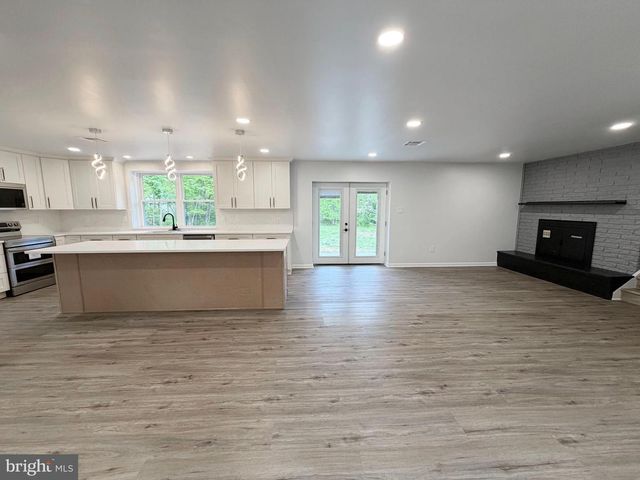 318 MARIENSTEIN RD, Ottsville, PA 18942