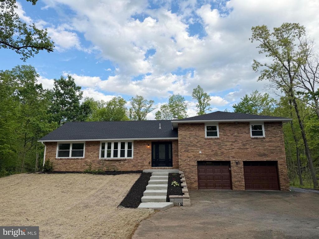 318 MARIENSTEIN RD, Ottsville, PA 18942