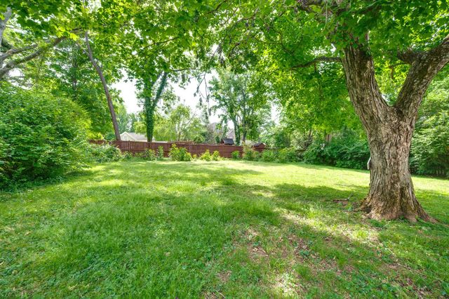 712 Cantrell Ave, Nashville, TN 37215