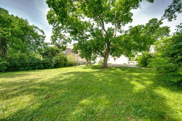 712 Cantrell Ave, Nashville, TN 37215