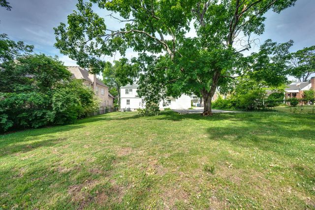 712 Cantrell Ave, Nashville, TN 37215