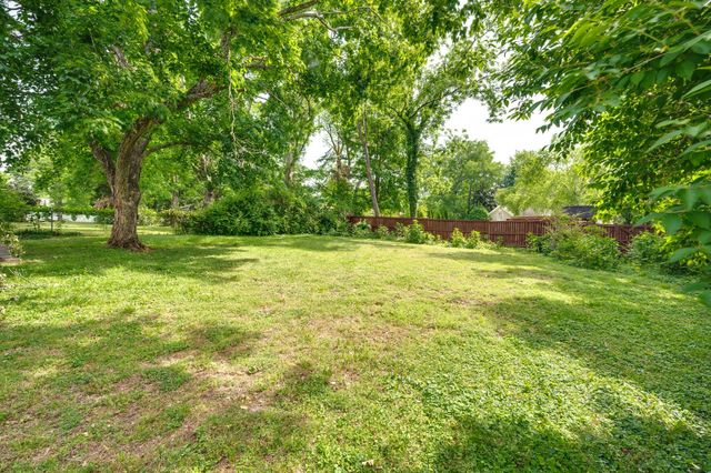 712 Cantrell Ave, Nashville, TN 37215