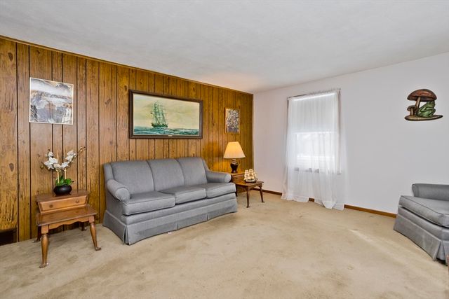 147 Bowles Park, Springfield, MA 01104