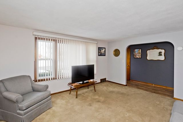 147 Bowles Park, Springfield, MA 01104