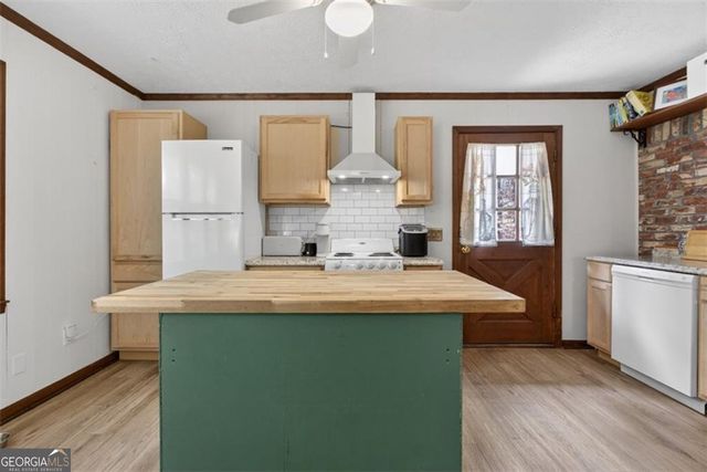 5623 Crestwood Drive, Stone Mountain, GA 30087