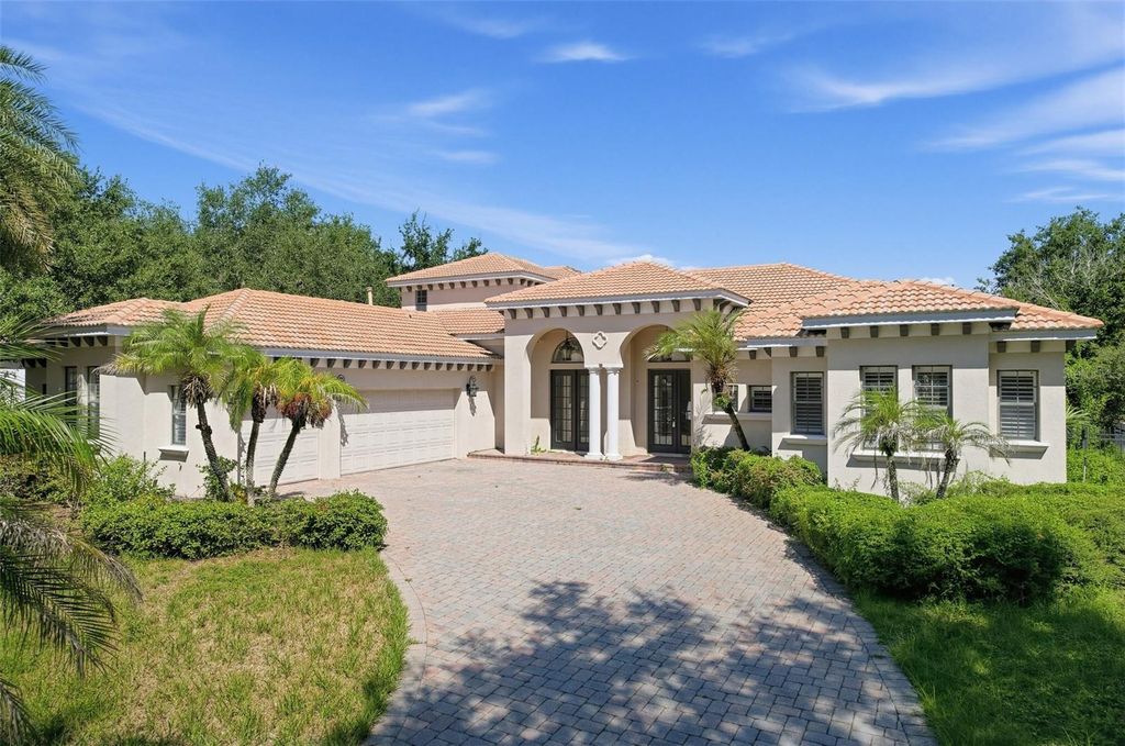 Image 1 of property listing at 11021 HAWKSHEAD COURT, Windermere, FL 34786