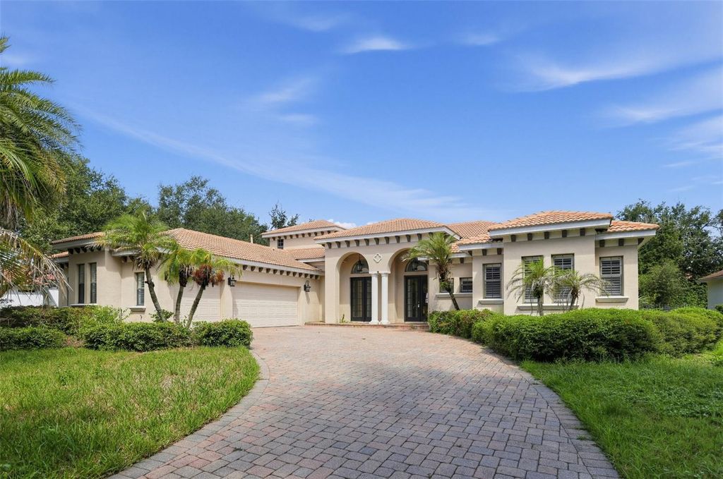 Image 2 of property listing at 11021 HAWKSHEAD COURT, Windermere, FL 34786