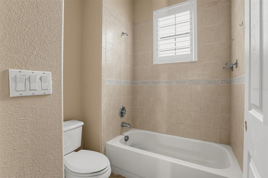 Image 25 of property listing at 11021 HAWKSHEAD COURT, Windermere, FL 34786
