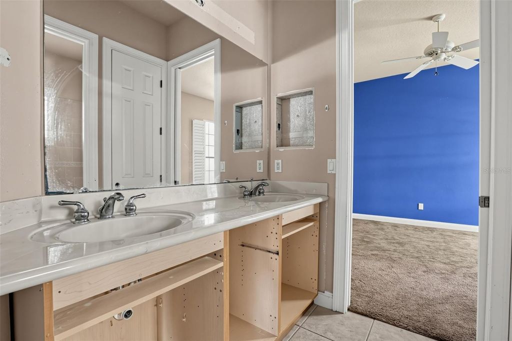 Image 26 of property listing at 11021 HAWKSHEAD COURT, Windermere, FL 34786