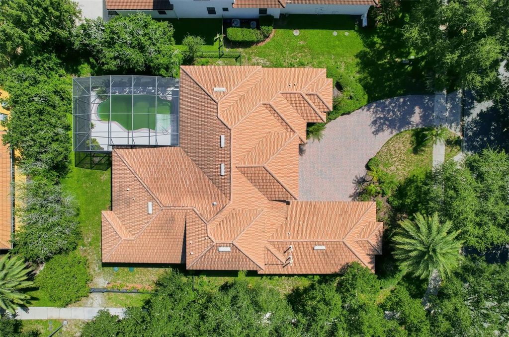Image 32 of property listing at 11021 HAWKSHEAD COURT, Windermere, FL 34786