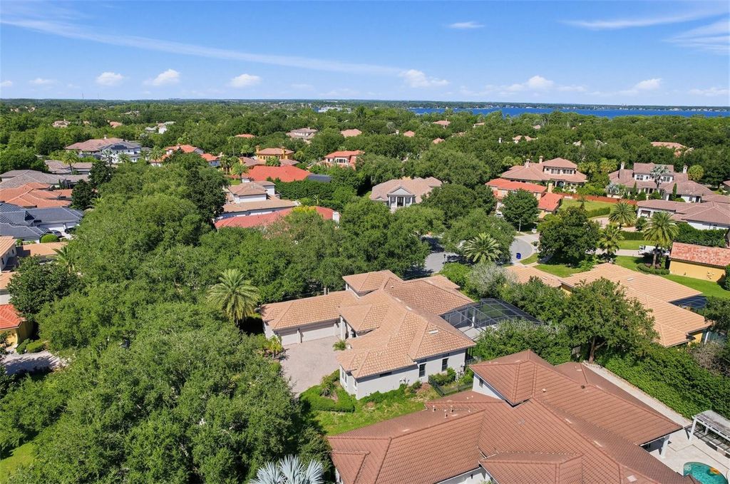 Image 33 of property listing at 11021 HAWKSHEAD COURT, Windermere, FL 34786