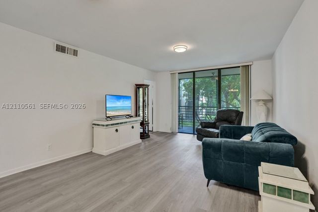 7950 W Mcnab Rd 222, Tamarac, FL 33321