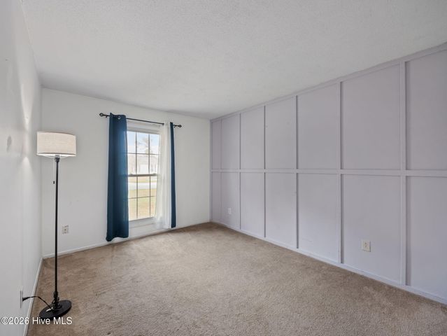 625 Shadowridge Road, Jacksonville, NC 28546