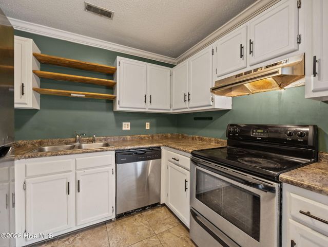 625 Shadowridge Road, Jacksonville, NC 28546