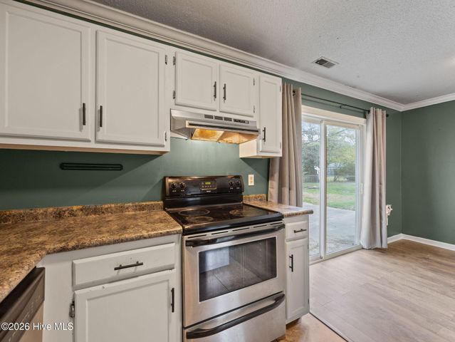 625 Shadowridge Road, Jacksonville, NC 28546