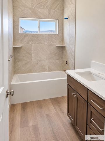 2784 Granite Falls, Ammon, ID 83406