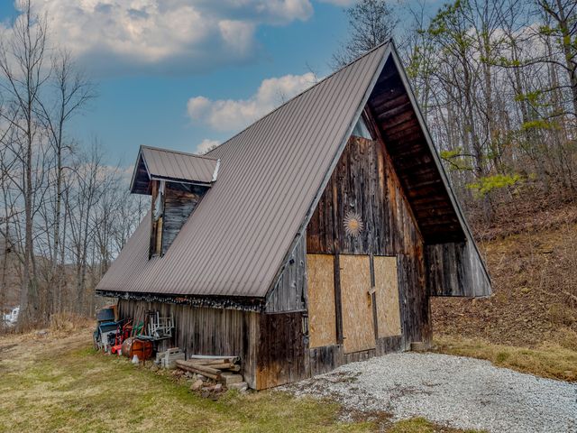 7635 E US 60, Morehead, KY 40351