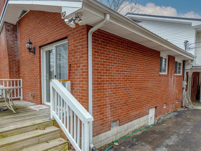 7635 E US 60, Morehead, KY 40351