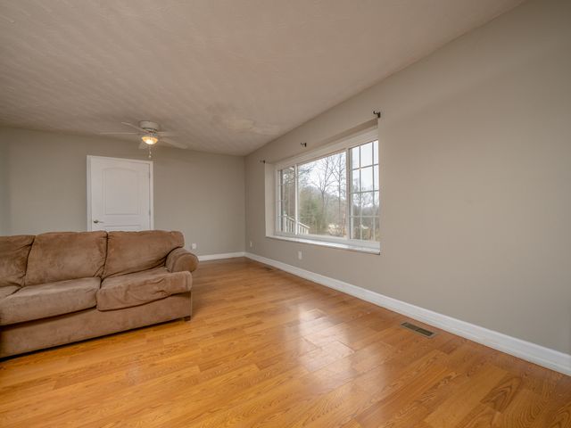 7635 E US 60, Morehead, KY 40351