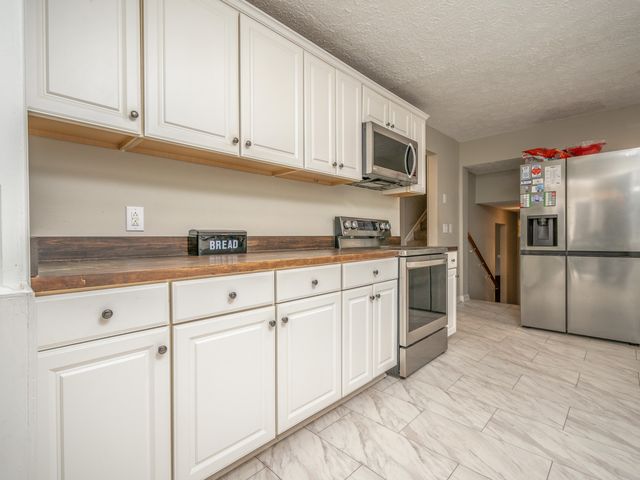 7635 E US 60, Morehead, KY 40351