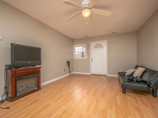 7635 E US 60, Morehead, KY 40351