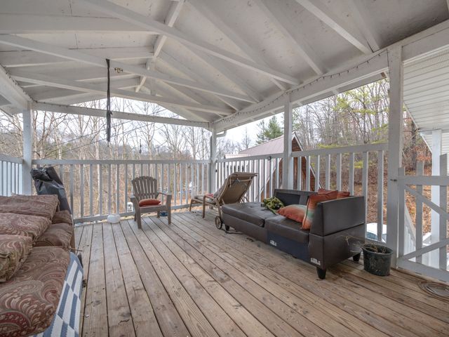 7635 E US 60, Morehead, KY 40351