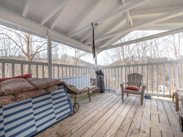 7635 E US 60, Morehead, KY 40351