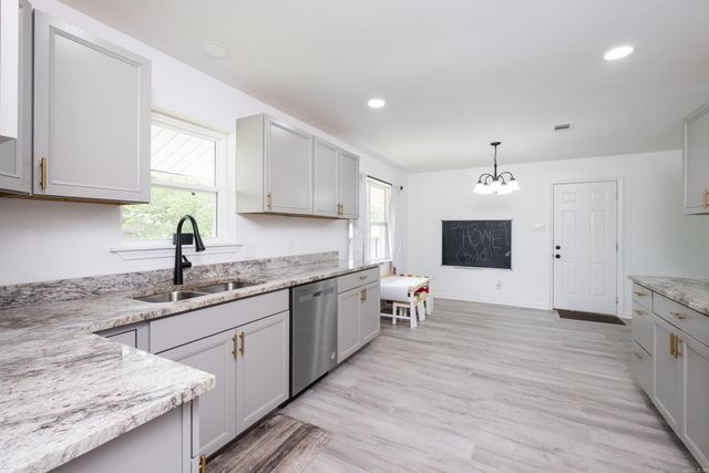 4605 N Cedar, North Little Rock, AR 72116