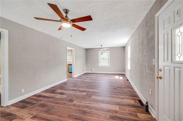 4000 Crescent Avenue, Kansas City, MO 64133