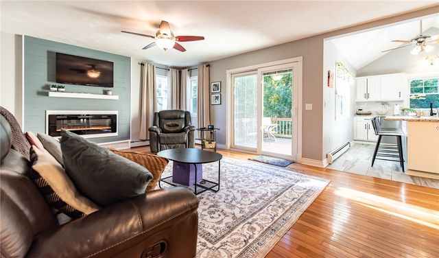 20 Dexter Rock Road, Lincoln, RI 02865