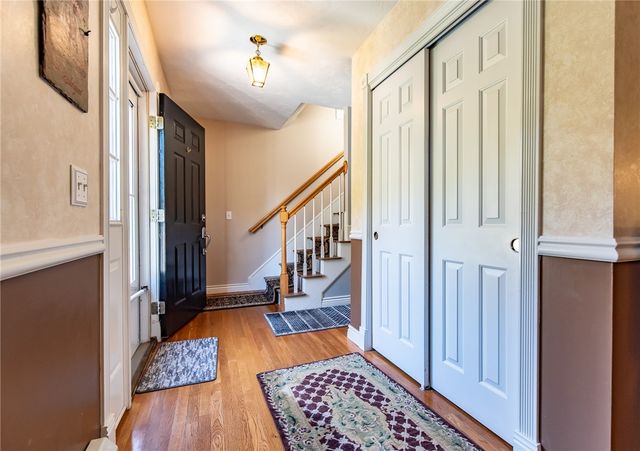 20 Dexter Rock Road, Lincoln, RI 02865