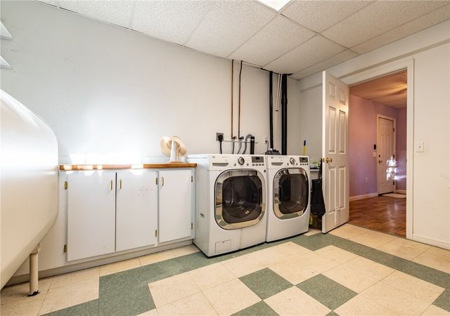 20 Dexter Rock Road, Lincoln, RI 02865