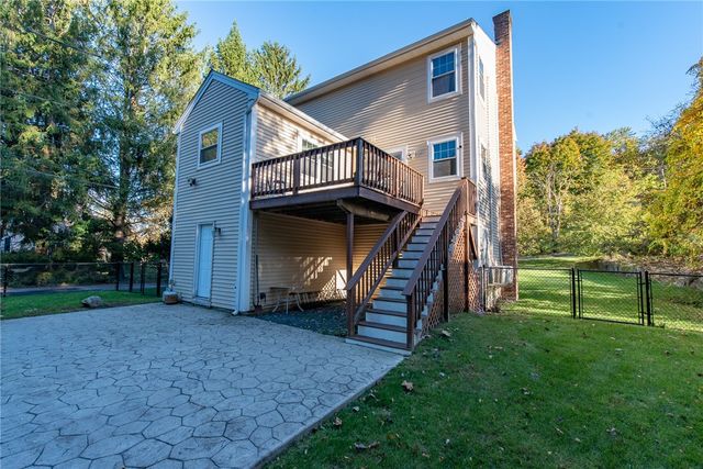 20 Dexter Rock Road, Lincoln, RI 02865