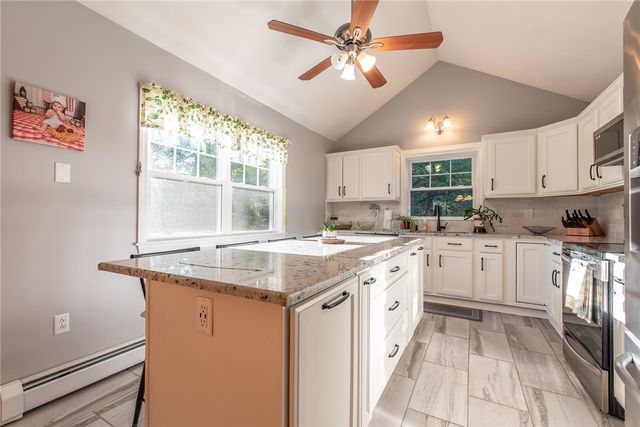 20 Dexter Rock Road, Lincoln, RI 02865