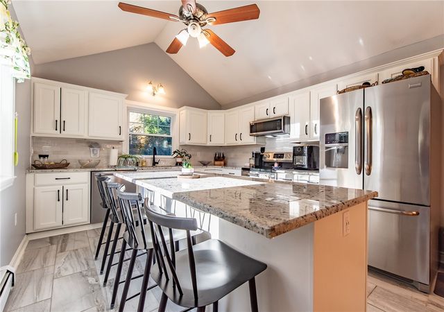 20 Dexter Rock Road, Lincoln, RI 02865