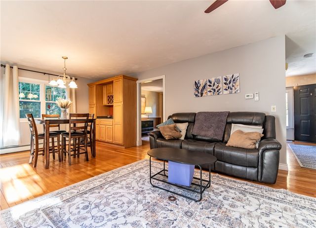 20 Dexter Rock Road, Lincoln, RI 02865