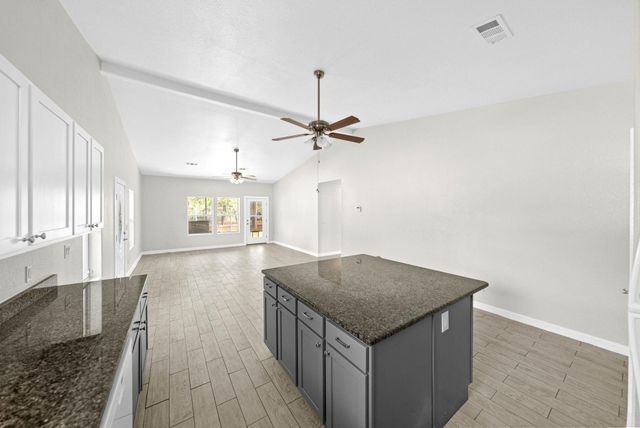 712 Link DR, Kingsland, TX 78639