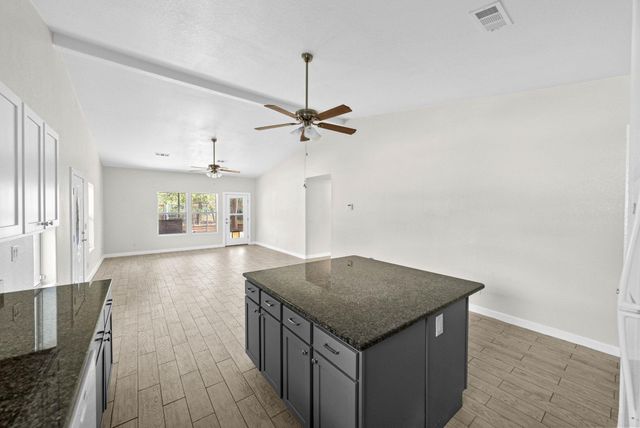 712 Link DR, Kingsland, TX 78639