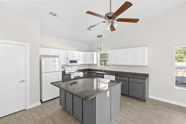 712 Link DR, Kingsland, TX 78639