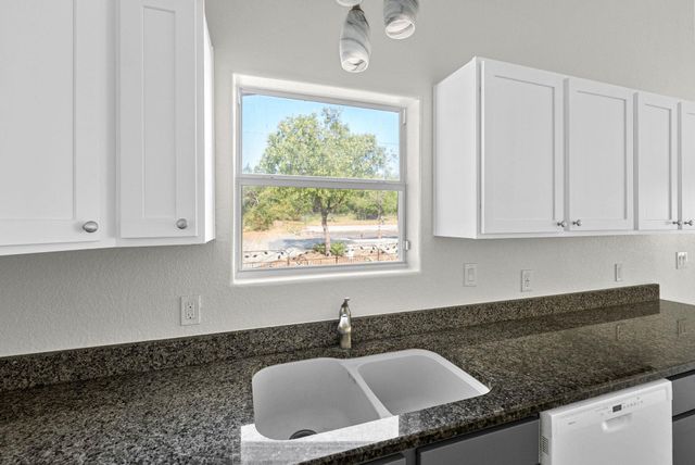 712 Link DR, Kingsland, TX 78639