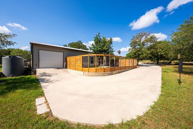 712 Link DR, Kingsland, TX 78639