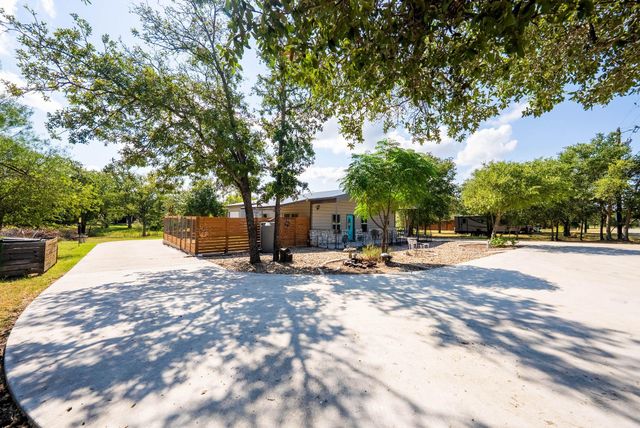 712 Link DR, Kingsland, TX 78639
