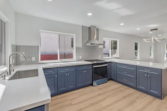 962 S 10th Street, San Jose, CA 95112