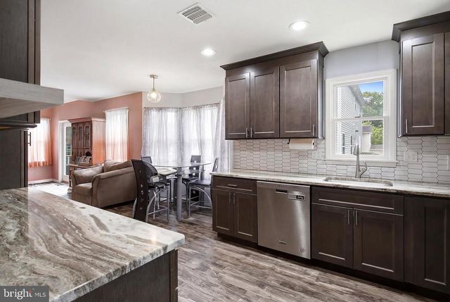 257 NAUTILUS DR, Manahawkin, NJ 08050