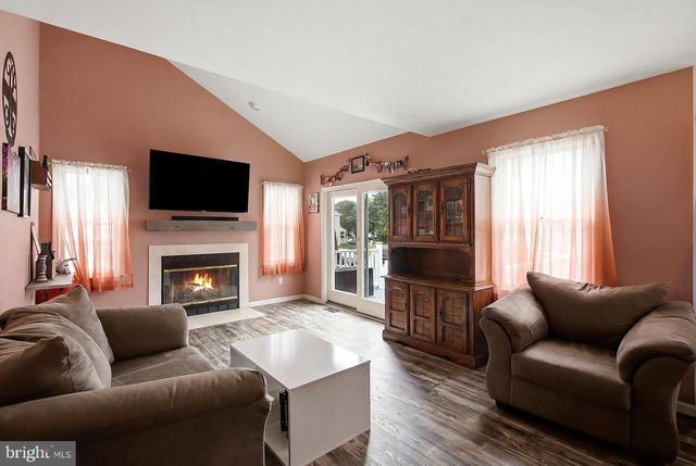 257 NAUTILUS DR, Manahawkin, NJ 08050