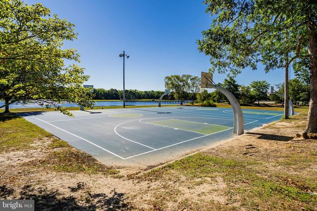 257 NAUTILUS DR, Manahawkin, NJ 08050