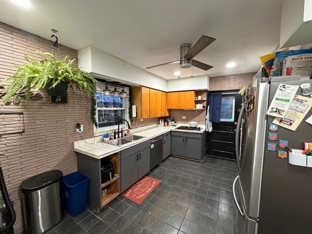 911 Parks Lane, Ottawa, IL 61350